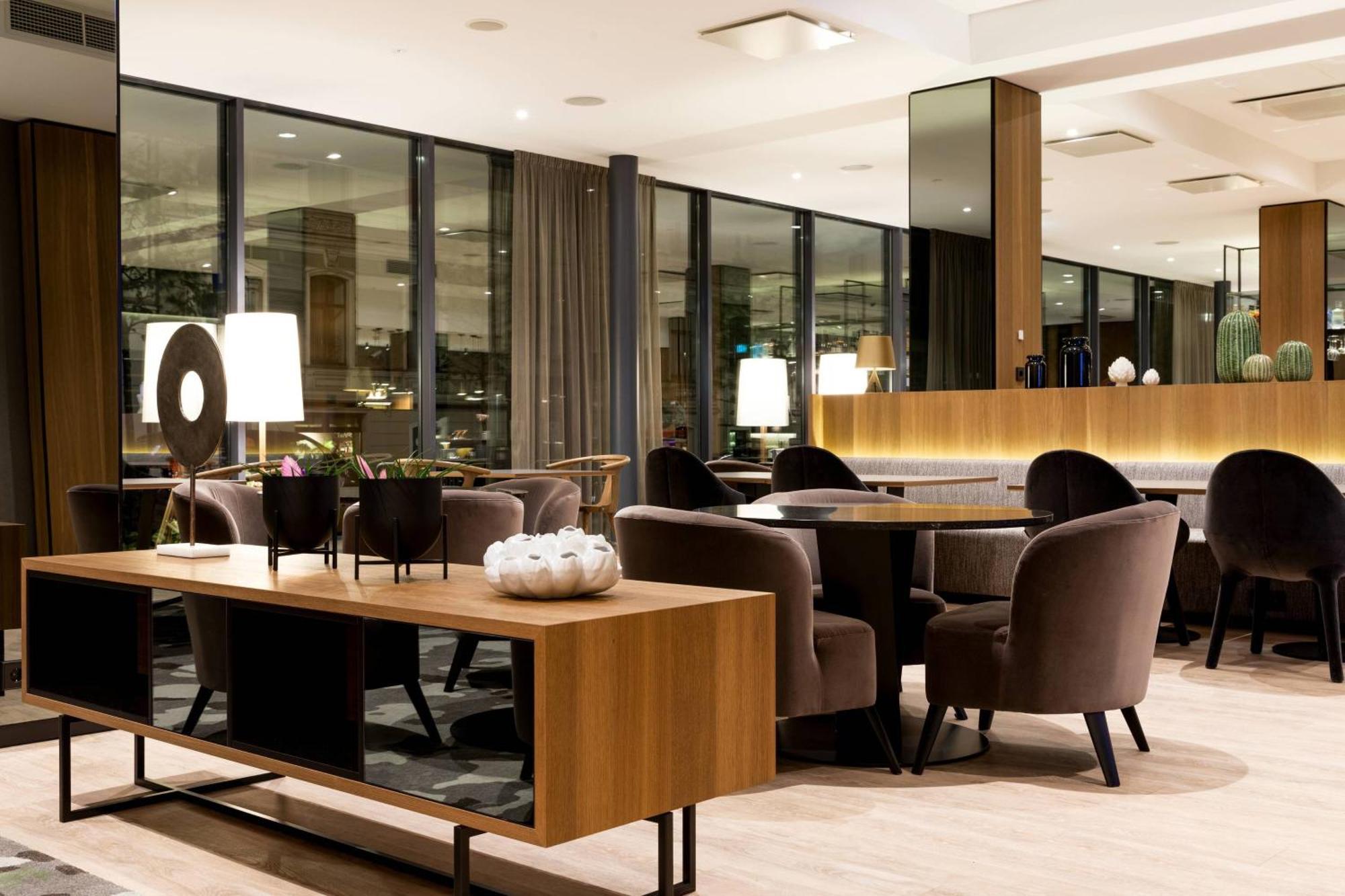 Ac Hotel By Marriott Riga Bagian luar foto