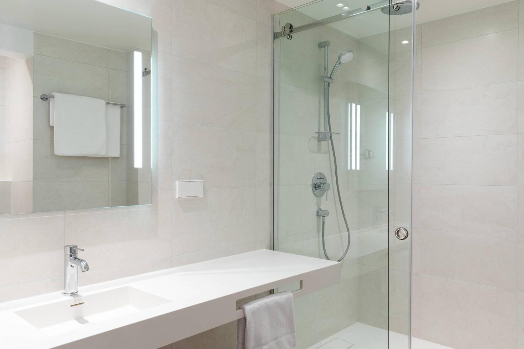 Ac Hotel By Marriott Riga Bagian luar foto
