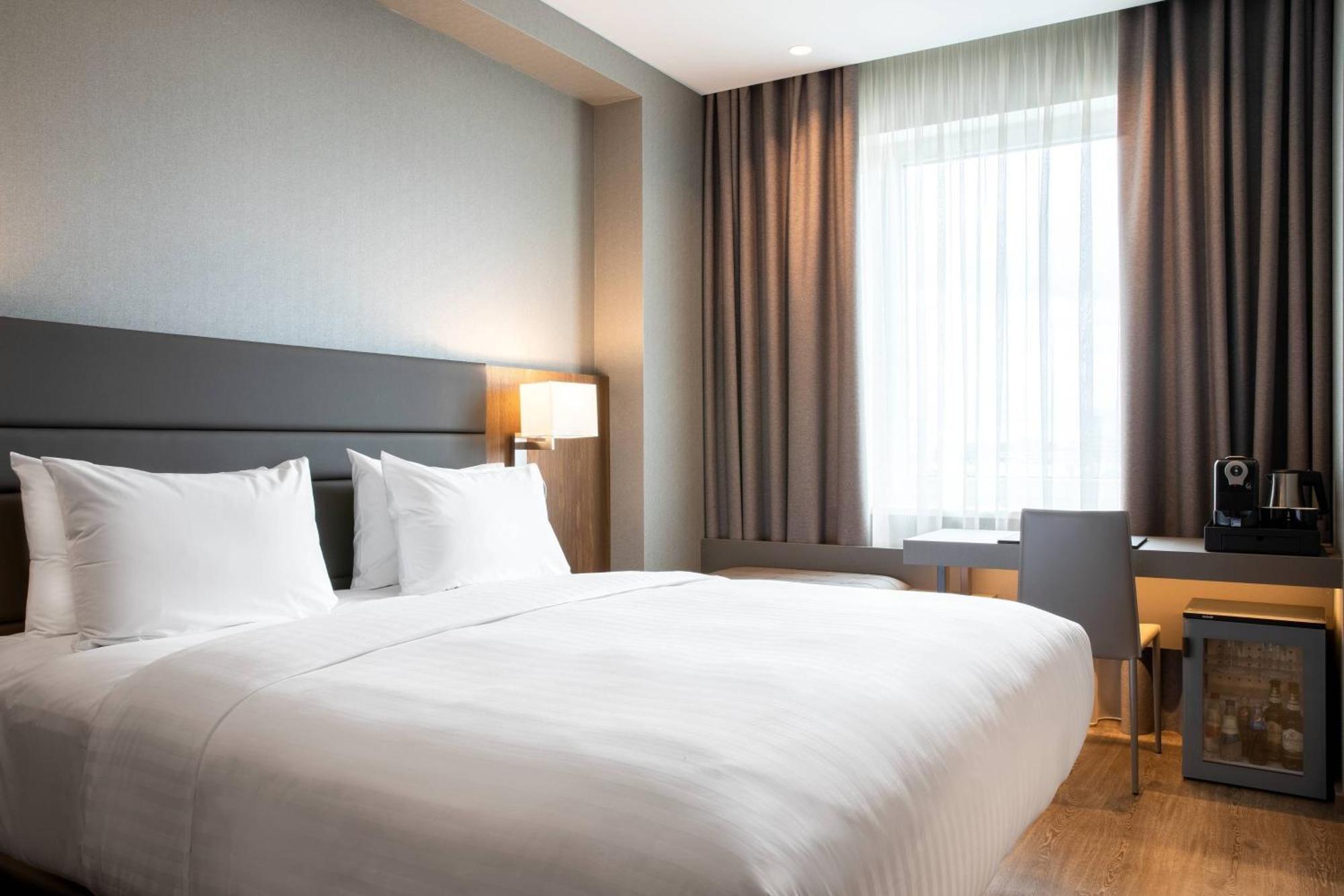 Ac Hotel By Marriott Riga Bagian luar foto