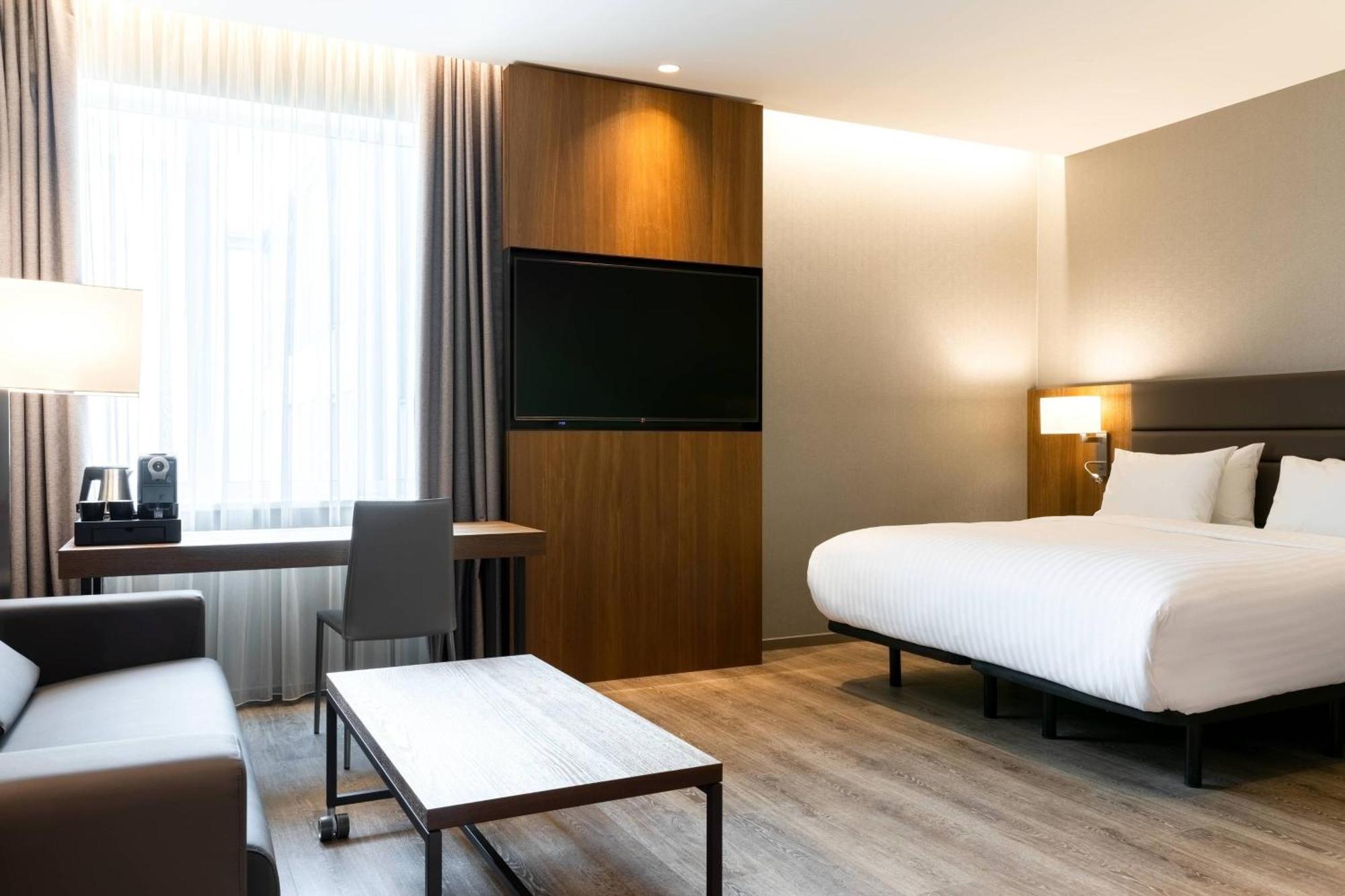 Ac Hotel By Marriott Riga Bagian luar foto