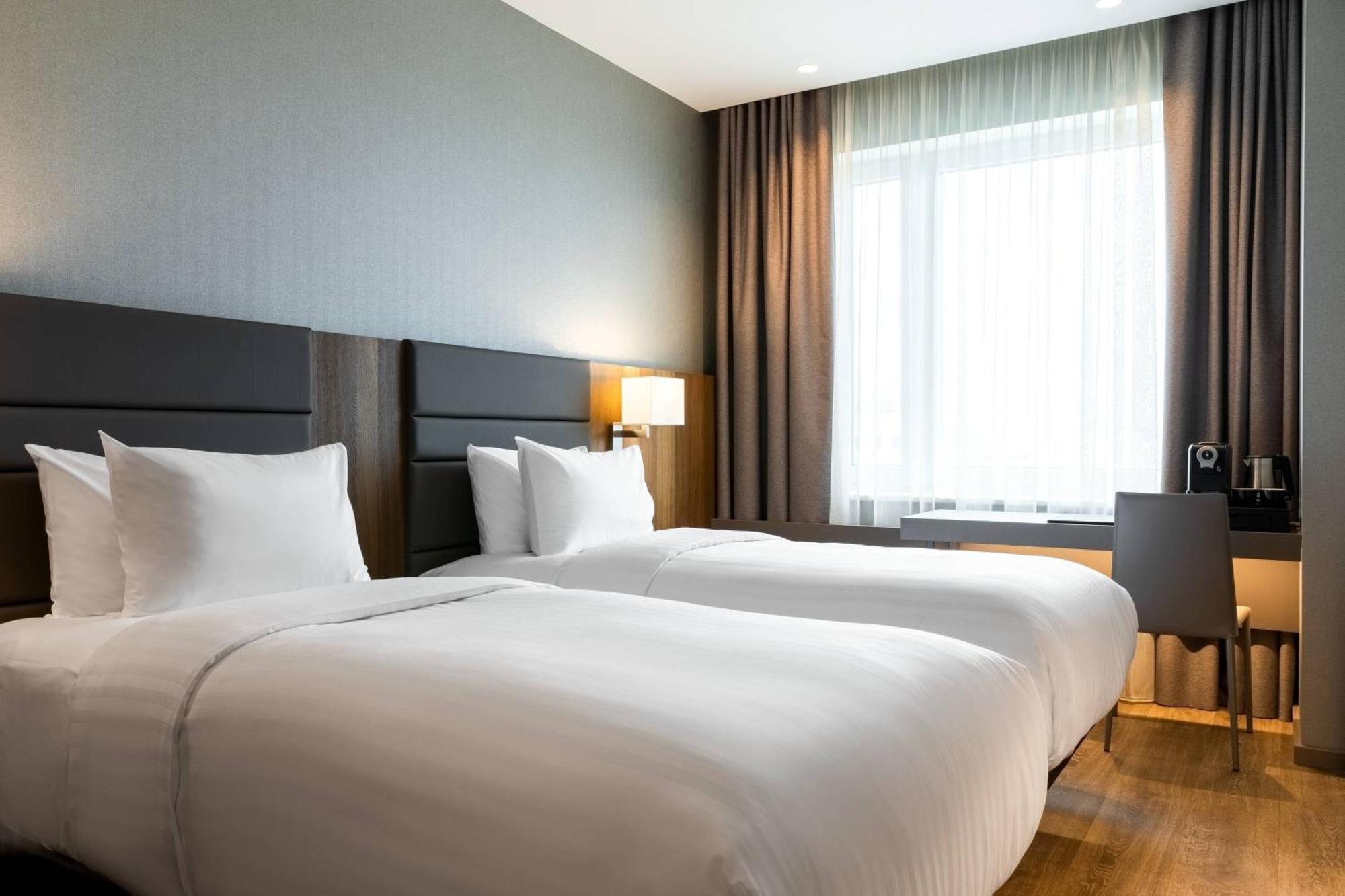 Ac Hotel By Marriott Riga Bagian luar foto